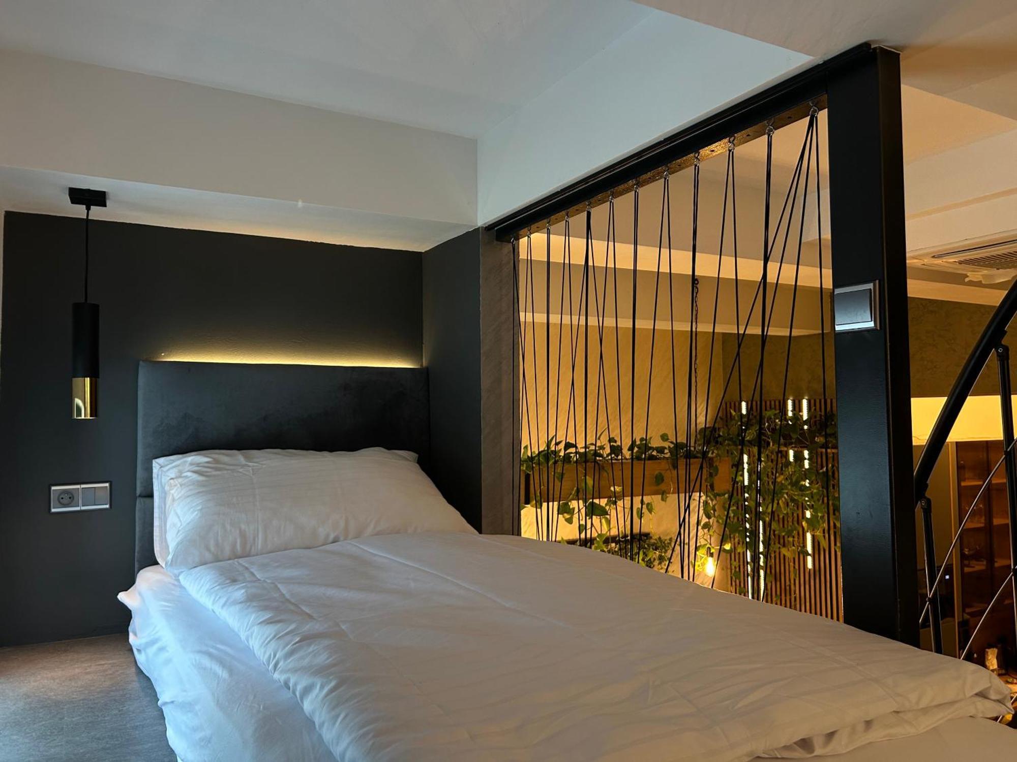 Leo Apartment Suite & Private Spa Zone - Old City براتسيلافا المظهر الخارجي الصورة