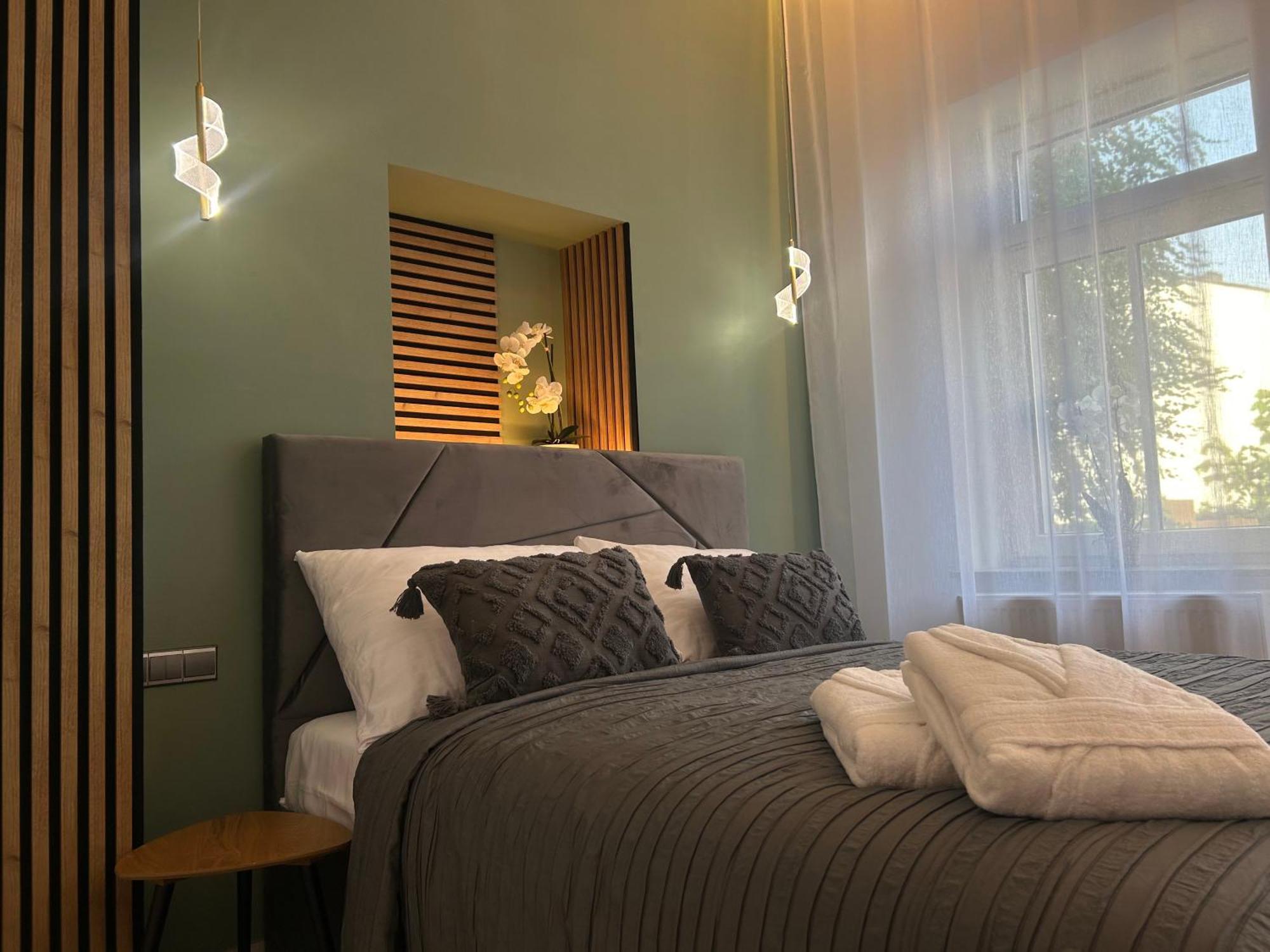 Leo Apartment Suite & Private Spa Zone - Old City براتسيلافا المظهر الخارجي الصورة