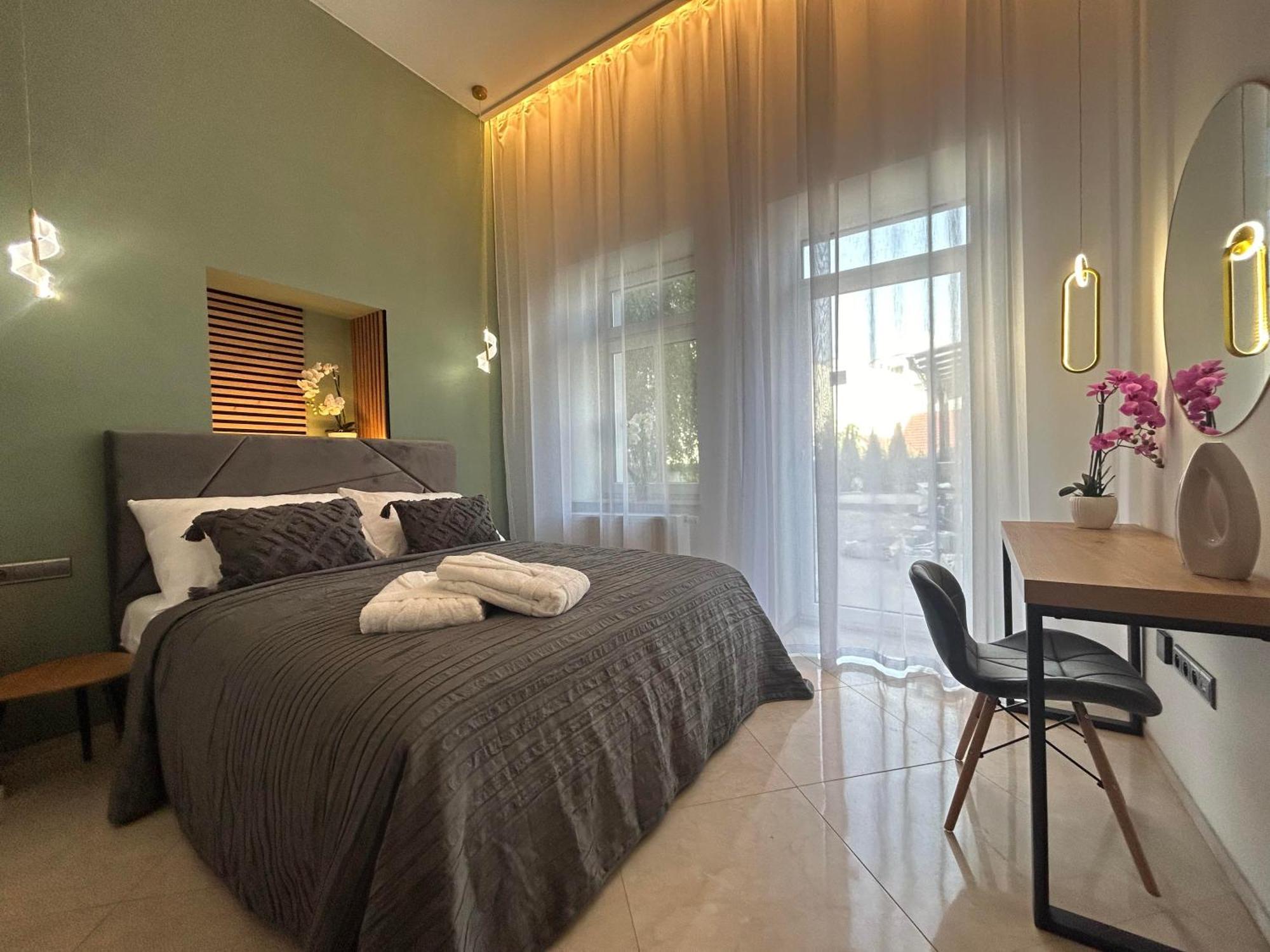 Leo Apartment Suite & Private Spa Zone - Old City براتسيلافا المظهر الخارجي الصورة