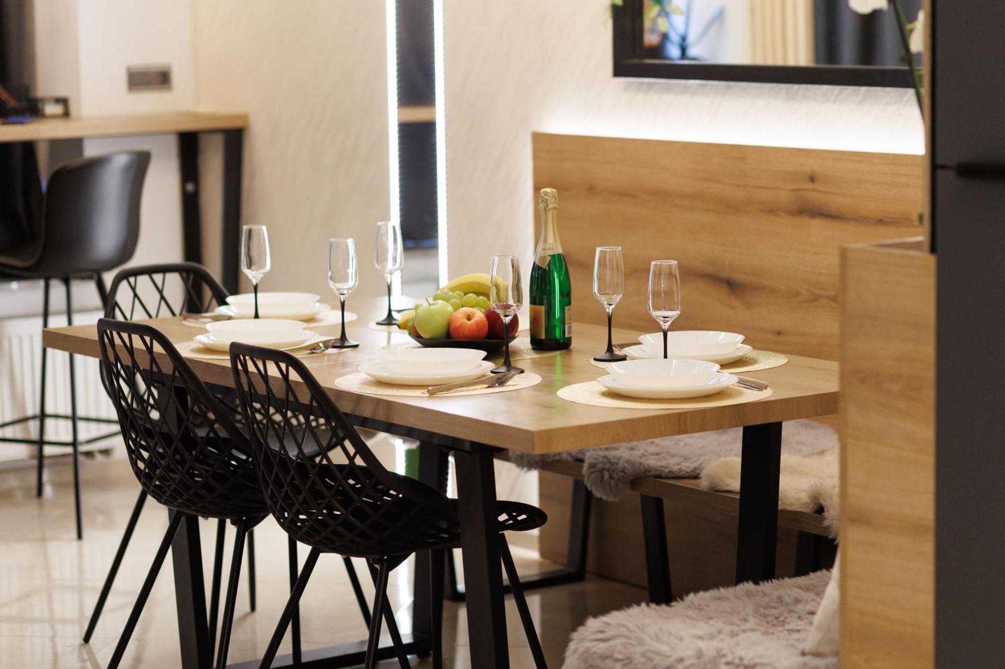 Leo Apartment Suite & Private Spa Zone - Old City براتسيلافا المظهر الخارجي الصورة