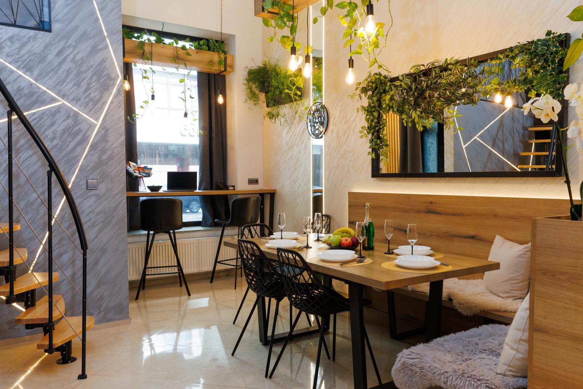 Leo Apartment Suite & Private Spa Zone - Old City براتسيلافا المظهر الخارجي الصورة